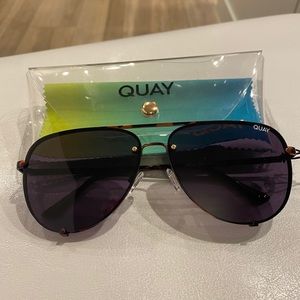 Quay High Key MINI Sunglasses NWT and case!
